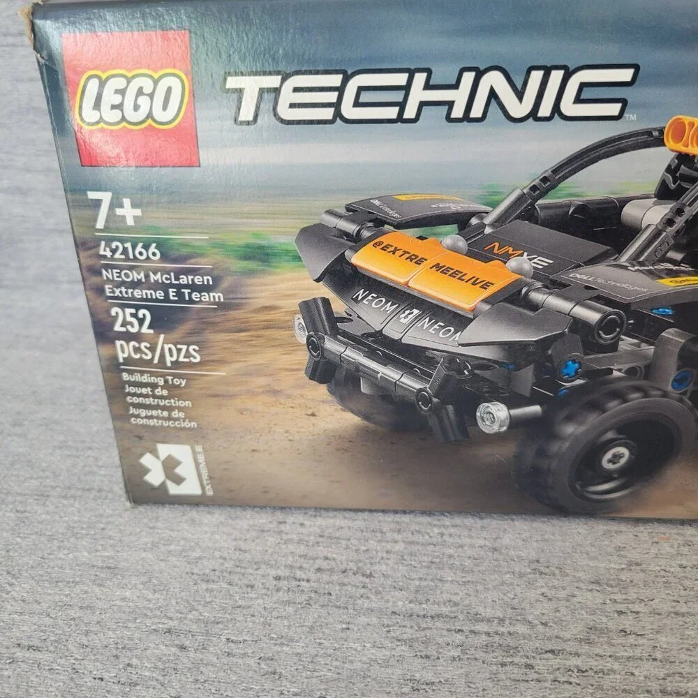 LEGO Technic 42166 NEOM McLaren Extreme E Race Car